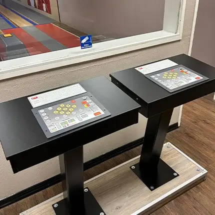 Kegelbahn-Bedien-Monitore der gilde Bowling Doppelkegelbahn
